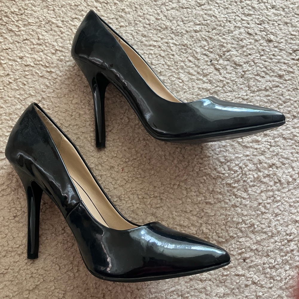 ZARA 🖤 classic black patent sexy heels